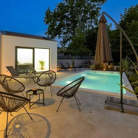 Minka By Guide Willa *