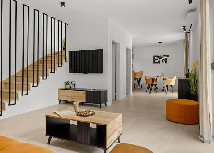 Minka By Guide Vila *